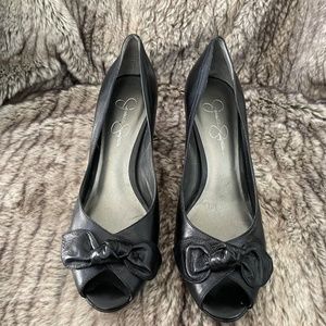 Shoes black with small bow open toe heel 8.5